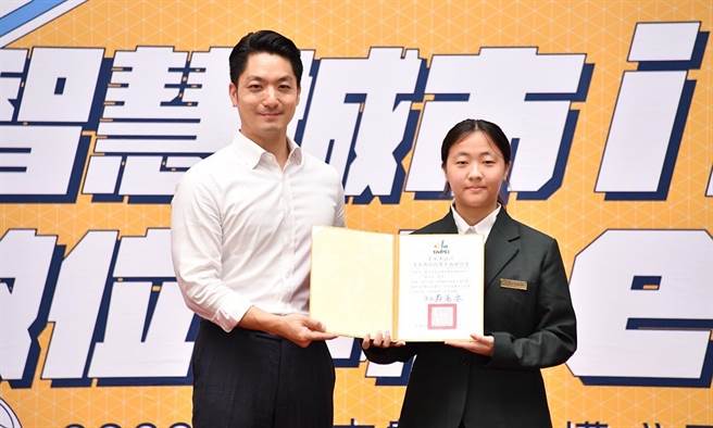 台北市长蒋万安22日参与北市数位平权成果发表会，并于会前接受媒体访问。（台北市政府提供／丁上程台北传真）