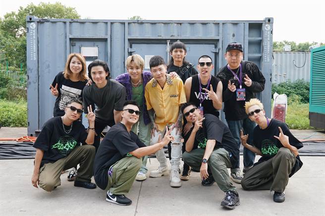 萧秉治献唱多首歌曲。（相信音乐提供）