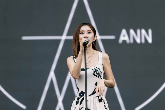 白安献唱多首歌曲。（相信音乐提供）