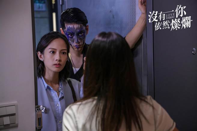 简嫚书抓包妹妹和乐团成员开房气炸。（时创影业提供）