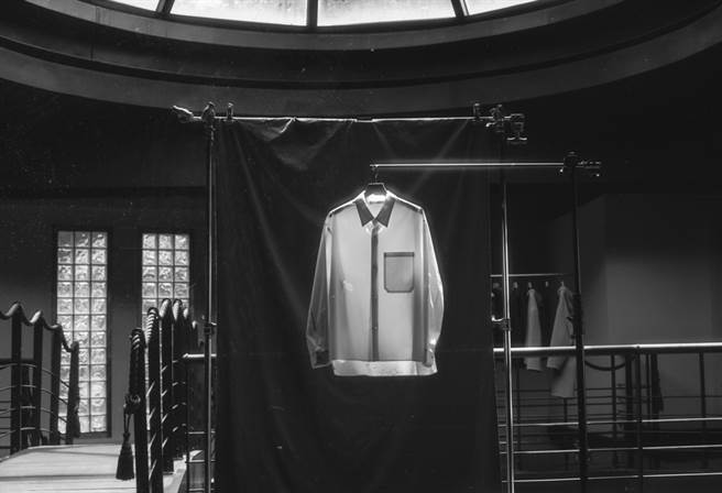 形象大片结合布料与环境光的折射，带出peter wu此季的哲学思想。（peter wu提供／黄唯淯台中传真）