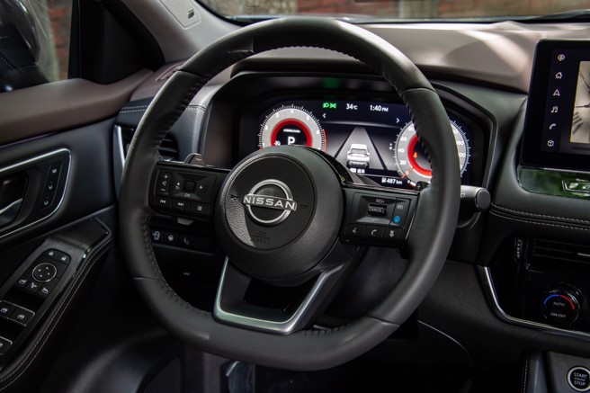 皮革包覆的方向盘，提供绝佳握感。（陈大任摄）