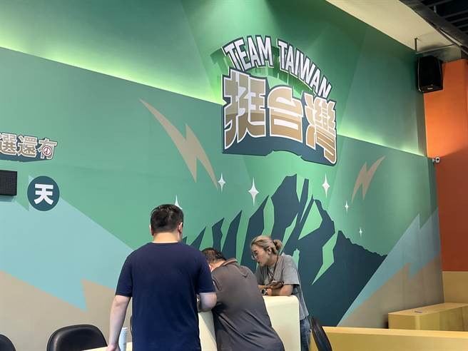 屏东大火，赖清德竞选总部24日开箱延期。(曾薏苹摄)