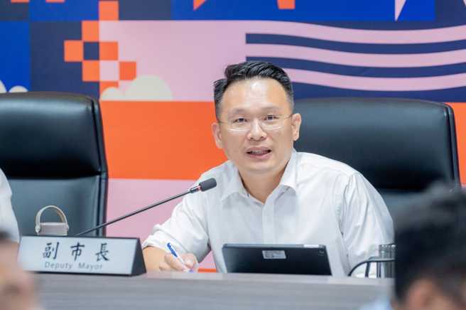 桃園市副市長蘇俊賓表示，市府將會主動介入Lin bay好油遭威脅一事。（圖取自蘇俊賓臉書）