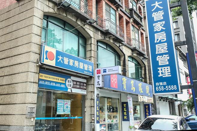 新竹縣社會住宅包租代管第4期計畫開跑，委託兆基管理顧問公司及大管家租賃住宅代管分公司2家租賃業者辦理。（羅浚濱攝）