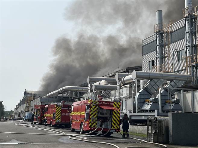 明扬国际大火，海尼根屏东酒厂捐员工一天薪水。(林和生摄)