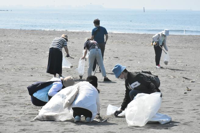 此次活动也鼓励员工携带亲友、小孩同乐、让海洋环境教育向下扎根。（图片来源：丰群水产提供）

