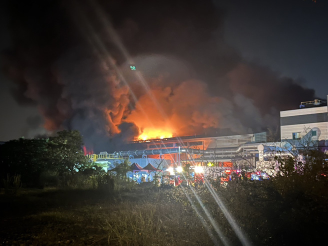 明扬国际屏东厂房火警酿7死、逾百伤，其中4名消防员不幸殉职。（图／报系资料照）