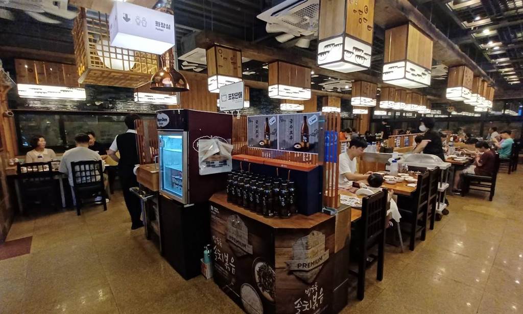 台灣罕見的河豚料理，在釜山有不少專賣河豚湯的餐廳，有些餐廳甚至是24小時營業。(陳韻萍攝)
