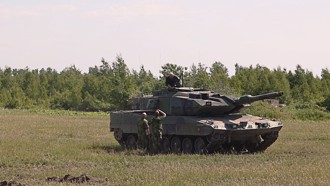 影》「瑞典豹2」 Strv 122坦克 遭俄軍擊毀
