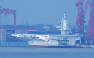 陸最新式航母福建艦甲板畫線煙囪冒煙 近日將首次海試