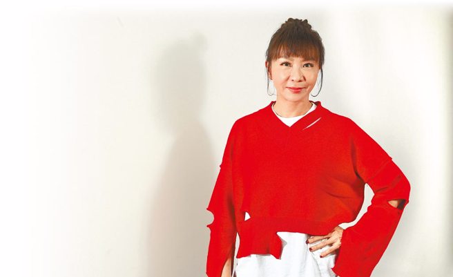 范怡文（左）曾跨界经营服饰业有声有色。（图/中时资料照）