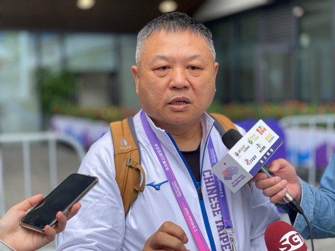 射击教练郭孟熙。（毛琬婷摄）