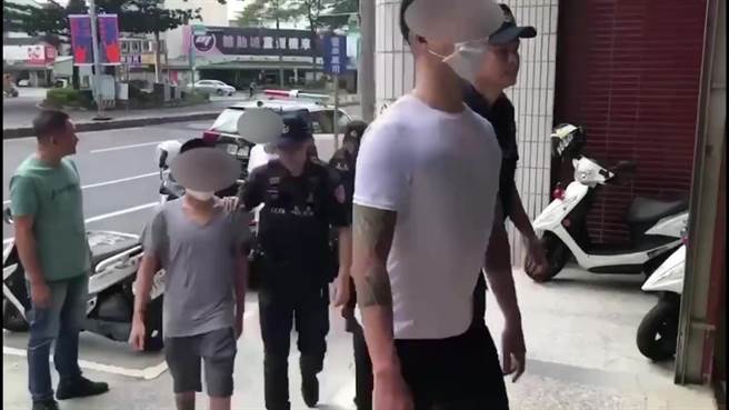 嘉义市警方带回6嫌依法侦办。（嘉义市警一分局提供／廖素慧嘉市传真）