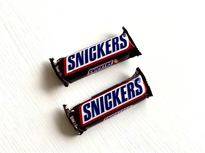 10月29日前买SNICKERS全系列品项任两件，有机会抽iPhone 14 Pro。 （SNICKERS提供／朱世凯台北传真）