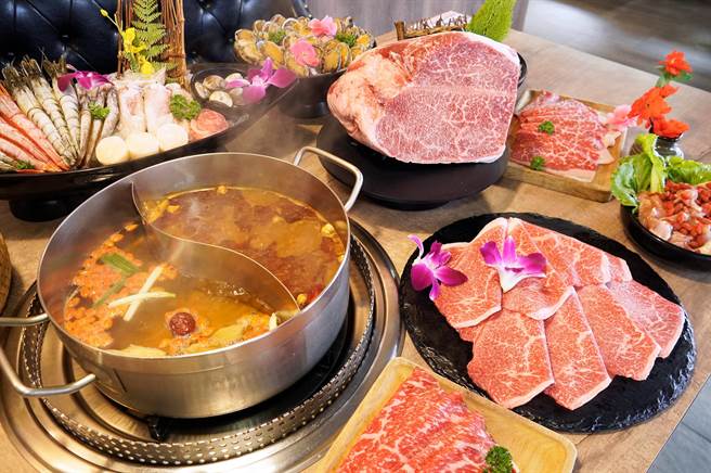 「新马辣Plus＋」信义远百A13店、西门峨嵋店、新竹竹北店、台中公益店4大指定店，提供限定的「世界三大和牛方案」，每位1098元起。(马辣国际餐饮集团提供)