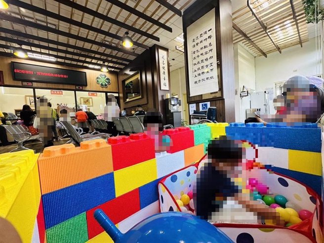 看守所接见室内也增设亲子休憩区。（苗栗看守所提供／李京升苗栗传真）