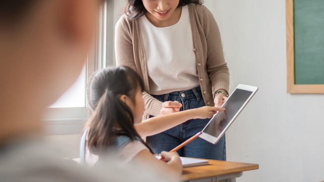 国小教师的工作不如想像轻松。（图／示意图，达志影像）