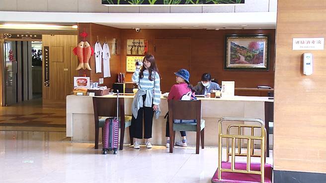 今年中秋連假出國潮熱絡，台東旅宿業訂房率相較前2年同期下滑1至2成，平均訂房率約7成。（蕭嘉蕙攝）