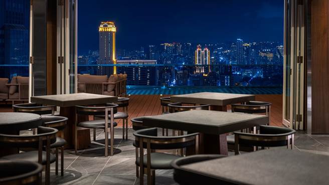 高雄承億酒店24樓日式居酒屋「酉名酉丁」，推出「中秋放題吃到飽」活動，1人1100元加1成服務費就可暢食各式串燒、握壽司、日式熱菜、烤牛舌吃到飽。 (承億集團提供)