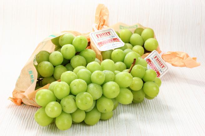 爱买量贩日本长野县麝香葡萄，每盒400至450克特价399元。（爱买提供）