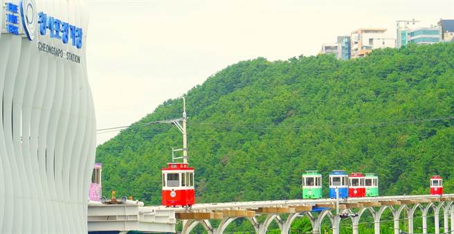 釜山10到11月平均气温19度，昼夜凉爽，在户外活动更舒服，冬季也很难见到下雪，适合秋冬旅游。(陈韵萍摄)