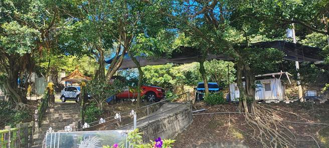 基隆市信义区与新北市瑞芳区交界的天外天墓园一带，25日一早传出有民眾遭蜂群攻击螫伤意外，受伤民眾已送医急救。（翻摄照片／张志康基隆传真）