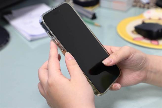 孩童在使用3C时间增加，很可能引起视力变化。示意图。（仁爱医院提供／冯惠宜台中传真）