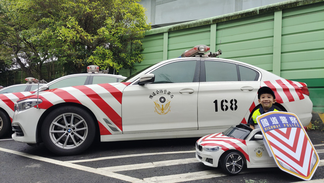 国道警在高速公路的北、中、南、东部设置了「中坜、泰安、东山、清水、苏澳」等服务区的「机动服务站」。（图／警方提供）