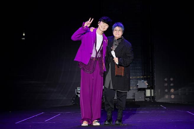 JJ邀請韓紅擔任演唱會嘉賓。（JFJ PRODUCTIONS提供）