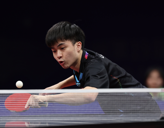 林昀儒0比3不敌王楚钦。（中华奥会提供）