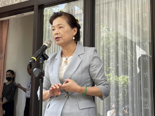 明扬国际厂区仓库被揪出堆放超量30倍的危险物品，外界认为查核责任地方和中央互踢皮球。对此，经济部长王美花强调，没有互踢皮球问题，反而会紧密合作，后续会思考如何对园区做更好的管理，或是成立共同稽查平台。（蔡雯如摄）