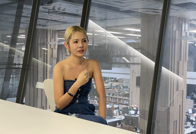 鲔鱼提到父母忍不住落泪。（萧志光摄）