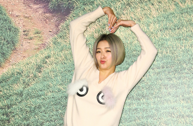 李妍憬和未婚夫被拍上生殖医学中心。（图／中时资料照）