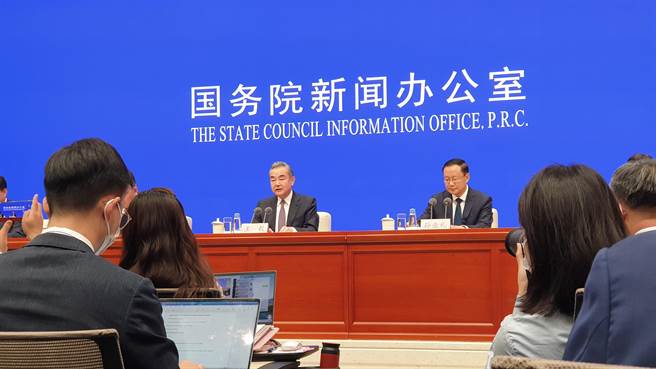 习近平是否出席APEC？ 王毅：APEC是开展元首外交的重要平台。（蓝孝威摄）