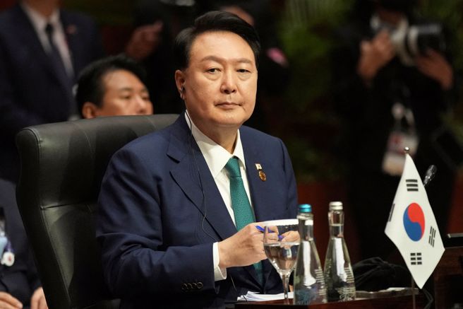 英国白金汉宫今天宣布，韩国总统尹锡悦接受英国国王查尔斯三世邀请后，将于11月前往英国进行国是访问。（图/路透社）