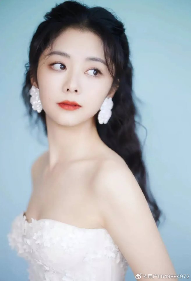 谭松韵如今已摇身成新一代「流量花旦」。（图／撷取自微博）