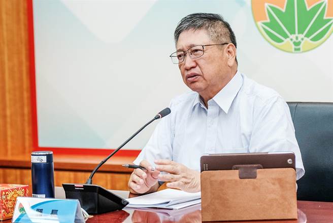 新竹县长杨文科对列管公共危险物品工厂，指示消防局和环保局展开「突袭检查」。（罗浚滨摄）