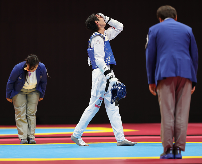 中华跆拳道好手徐晧佑在杭州亚运男子63公斤级止步8强。（中华奥会提供）