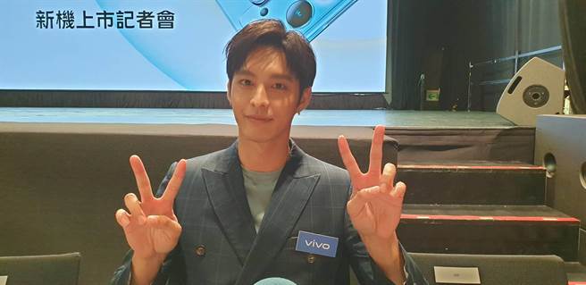 曹佑寧今出席手机代言活动。（池宗玲摄）