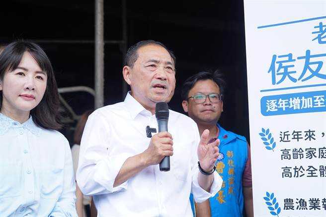 侯友宜说，过去他提的政见都马上被中央抄走，包括老人健保、巴士量表等等，认为这样很好，但不要老是抄袭，要记得标出处，狠酸执政党。(吴建辉摄)