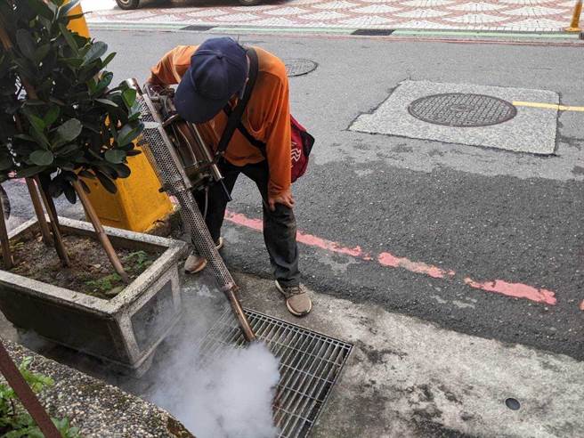 新北市衛生局籲請民眾中秋戶外活動需做好防蚊措施。（新北市衛生局提供）
