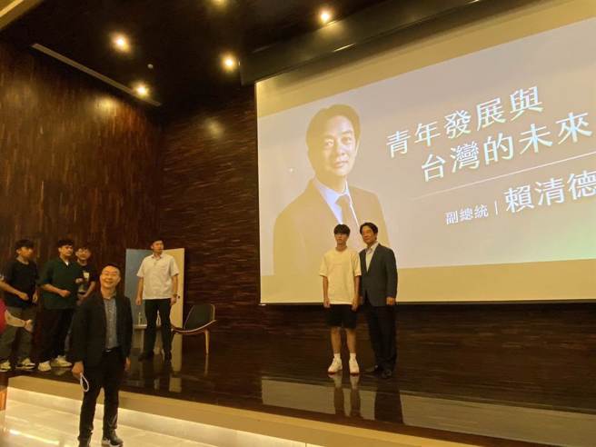 民进党总统参选人赖清德25日晚间到东海大学以「青年发展与台湾教育的未来」进行演讲。（资料照片/冯惠宜摄）