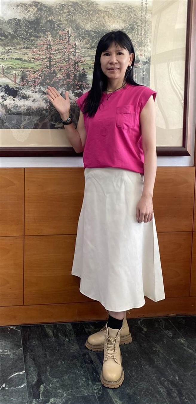 苗栗农工辅导处老师黄仪婷荣获师铎奖肯定。（李京升摄）