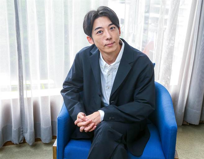 高桥一生强烈指出了现代网路社会中的多个问题。（粘耿豪摄）