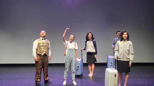 两厅院艺术出走今年推出《宝岛曼波Formosa》，刻划三个不同世代女性为生活拚搏的挣扎与深情。（李欣恬摄）