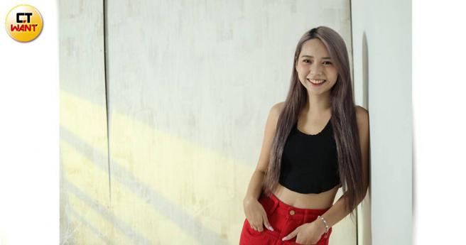 曾薀帆自女团「G.O.F」单飞出辑，借款30万圆音乐梦推出首张个人创作EP《您好》。（图／许方正摄）