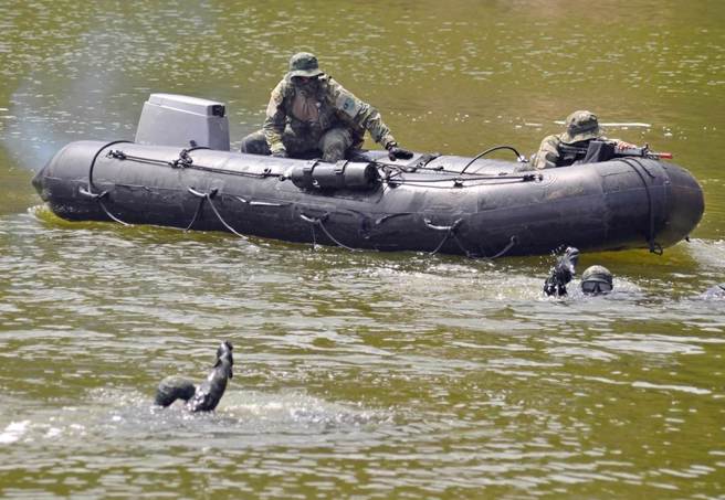 马祖海龙蛙兵出包！T91步枪弹匣、20发空包弹掉海中遗失。（示意图，本报系资料照）