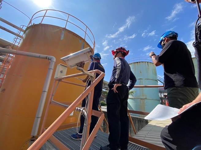 花莲县消防局近日重新检视县内16家存放危险物品且达管制量工厂的管理政策，全数均符合法规要求。（花莲县消防局提供／罗亦晽花莲传真）