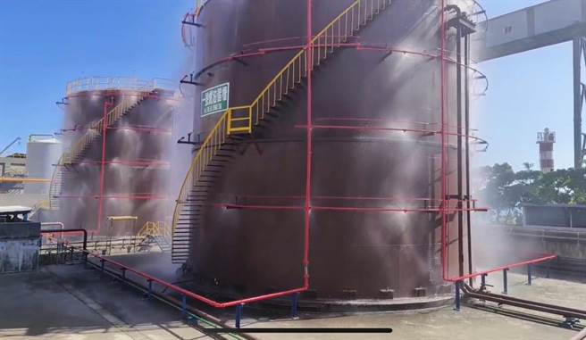 花莲县消防局近日重新检视县内16家存放危险物品且达管制量工厂的管理政策，全数均符合法规要求。（花莲县消防局提供／罗亦晽花莲传真）